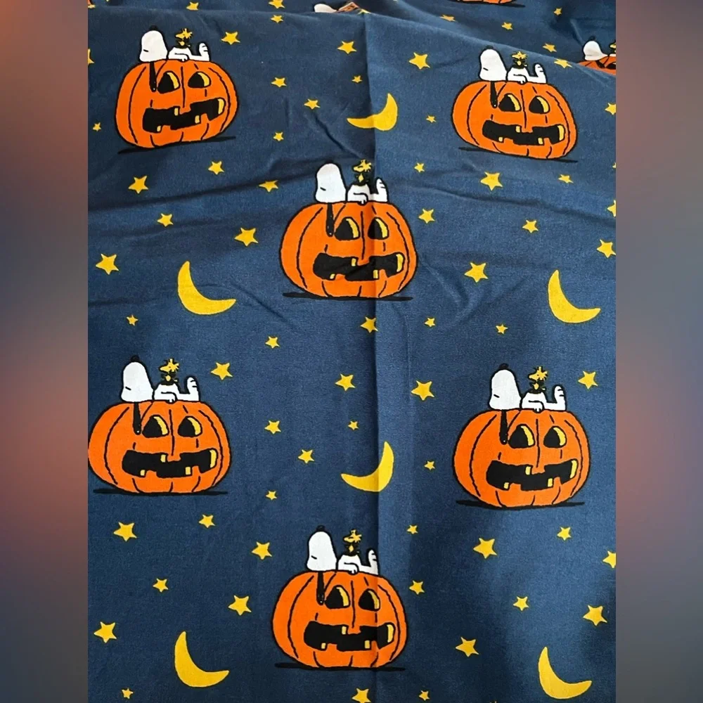 Snoopy - Peanuts - Top Sheet - Halloween - Size: 80 X 96